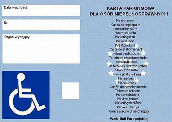 Awers karty parkingowej z miejcami na: datę ważności, numer, organ wydający i hologram. Na dole symbol wózka inwalidzkiego, obok napis Karta parkingowa w językach UE