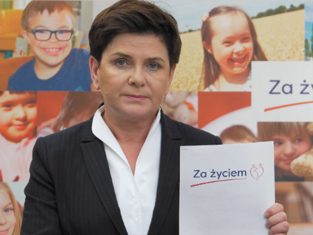 Beata Szydło z projektem ustawy Za życiem