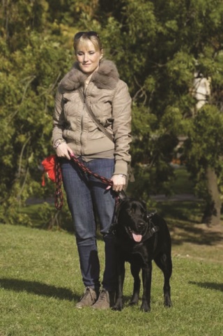 Dorota Ziental z psem przewodnikiem