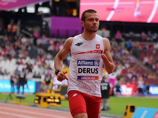 Michał Derus na bieżni tuż po ukończeniu biegu