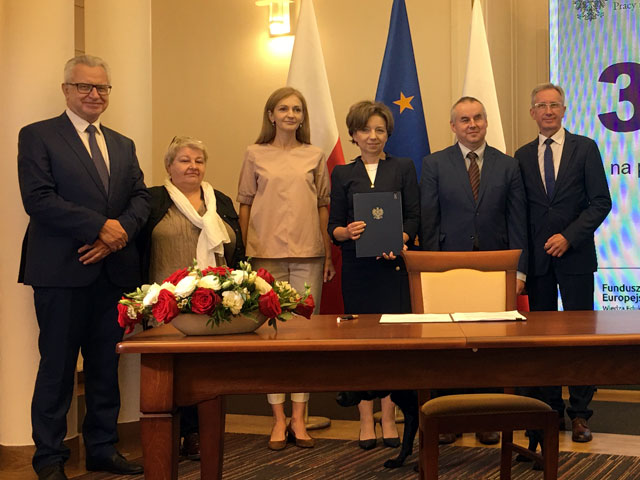 Od lewej: minister Michałkiewicz, księgowa PSONI, dr Zima-Parjaszewska, minister Maląg, pełnomocnik Wdówik