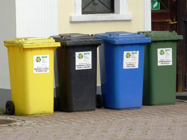 kontenery na śmieci
