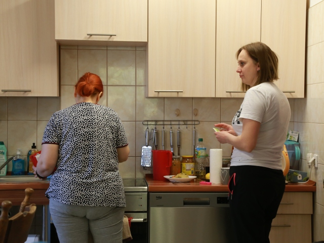 Dwie kobiety w kuchni