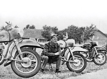 zdjęcie: Stanisław Marko na motocyklu