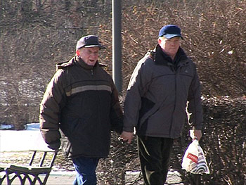 Na zdjęciu: Andrzej Lauda często spaceruje z ojcem