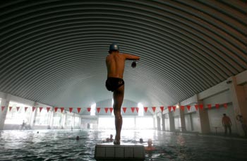 Pływak bez nogi. Fot.: Han Yiming, ChinaFotoPress, East News