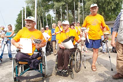 Na zdjęciu: W ciągu 10 lat wspólnych startów Marian Zakowicz, Andrzej Bury i Eugeniusz Rakowicz (na zdj. od lewej) pięć razy zdobyli tytuły mistrzów Polski i pięć razy wicemistrzów. Fot. Marek Winiarczyk