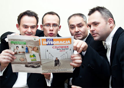 Artyści z grupy MoCarta zafascynowani magazynem Integracja