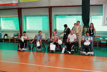 Na zdjęciu: Najlepsi zawodnicy turnieju: MVP Krzysztof Kapusta (The Reds White), 0,5 pkt Adrien Chalmin (European Mix), 1,0-1,5 pkt. Dominik Rymer (The Reds White), 2,0-2,5 pkt Rafał Rocki (The Reds Red) i 3,0-3,5 pkt Ryadh Sallem (European Mix)