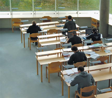 Studenci podczas egzaminu